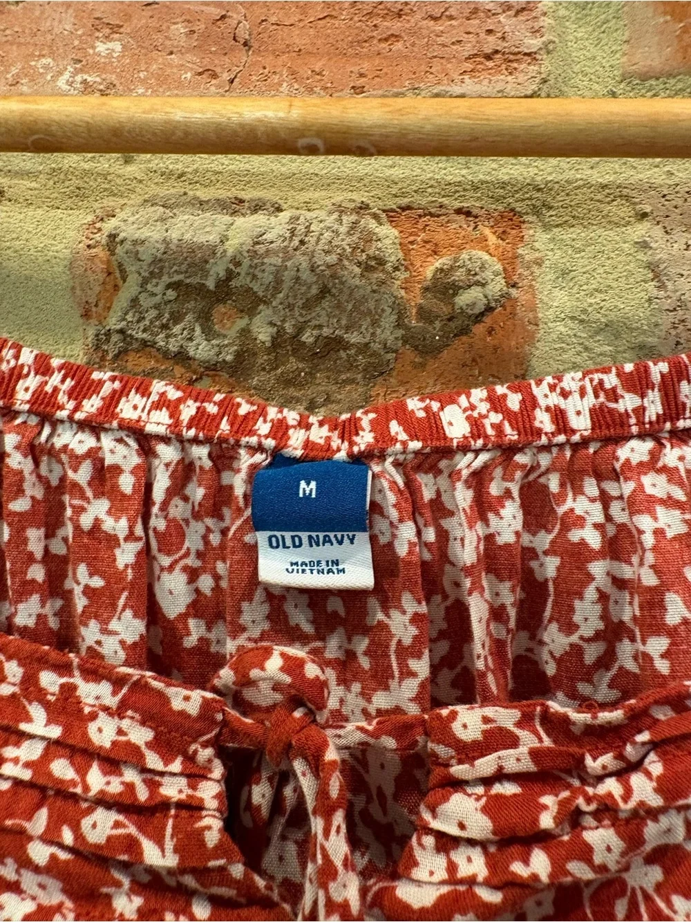 Old Navy Red Floral Cropped Blouse